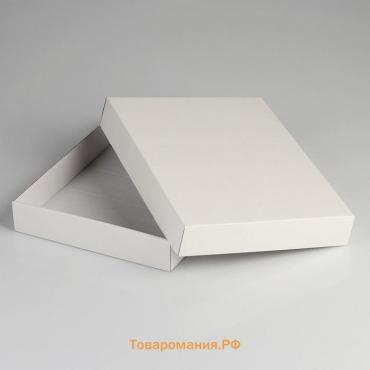 Коробка сборная без печати, крышка-дно белая без окна 26×21.5×4 см